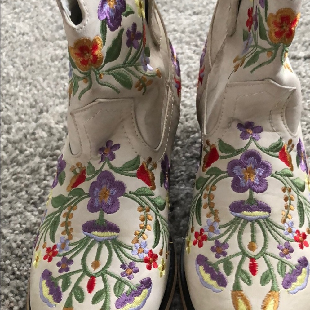 Embroidered Boots - Picture 3 of 5